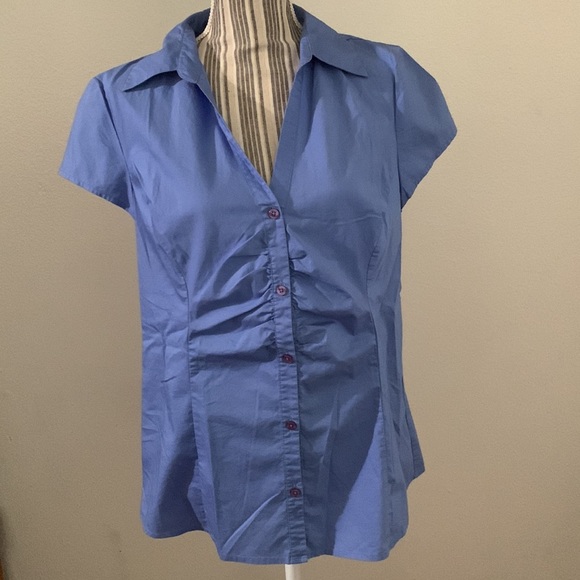 Ann Taylor Tops - Ann Taylor button down blouse